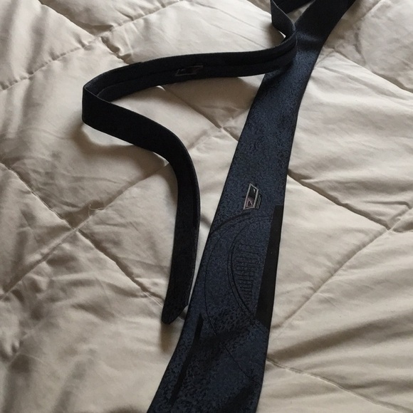 Men’s tie - Picture 1 of 3